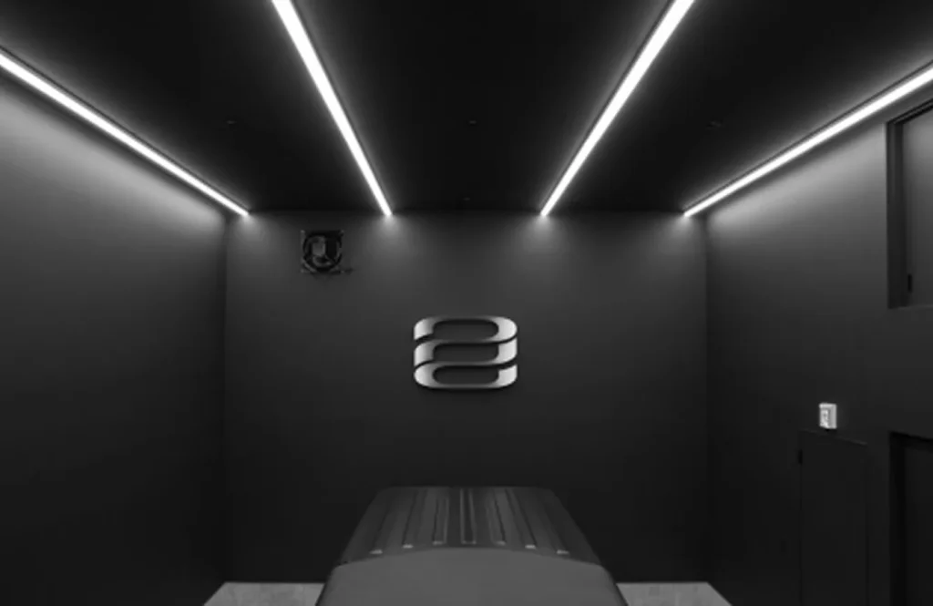 CAR DETAIL PARAMOUNTのカーコーティング施工ブース