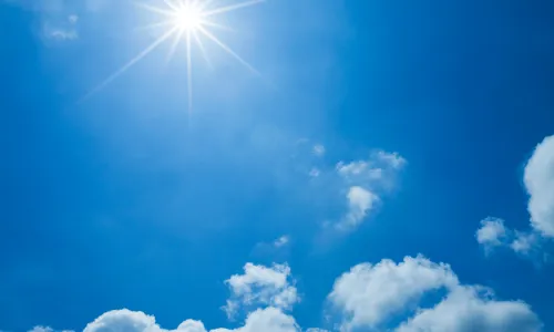 強い日差しによる水分蒸発をイメージした太陽